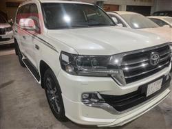 تۆیۆتا لاند کروزەر